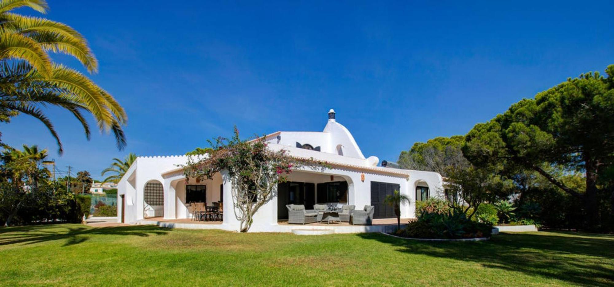 Villa Barlavento - Stunning 4-Bedroom Villa With Tennis Court كارفويرو المظهر الخارجي الصورة