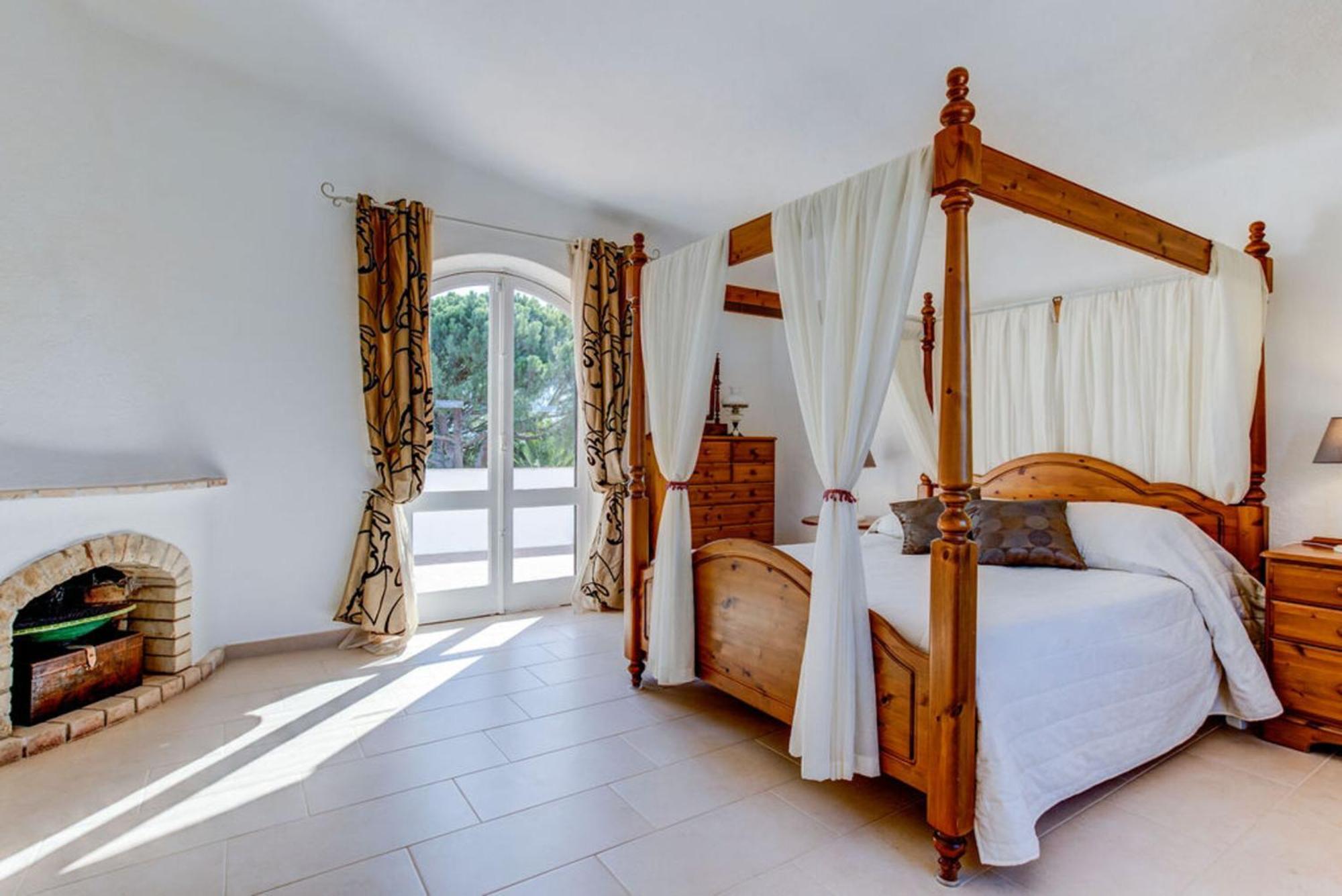 Villa Barlavento - Stunning 4-Bedroom Villa With Tennis Court كارفويرو المظهر الخارجي الصورة