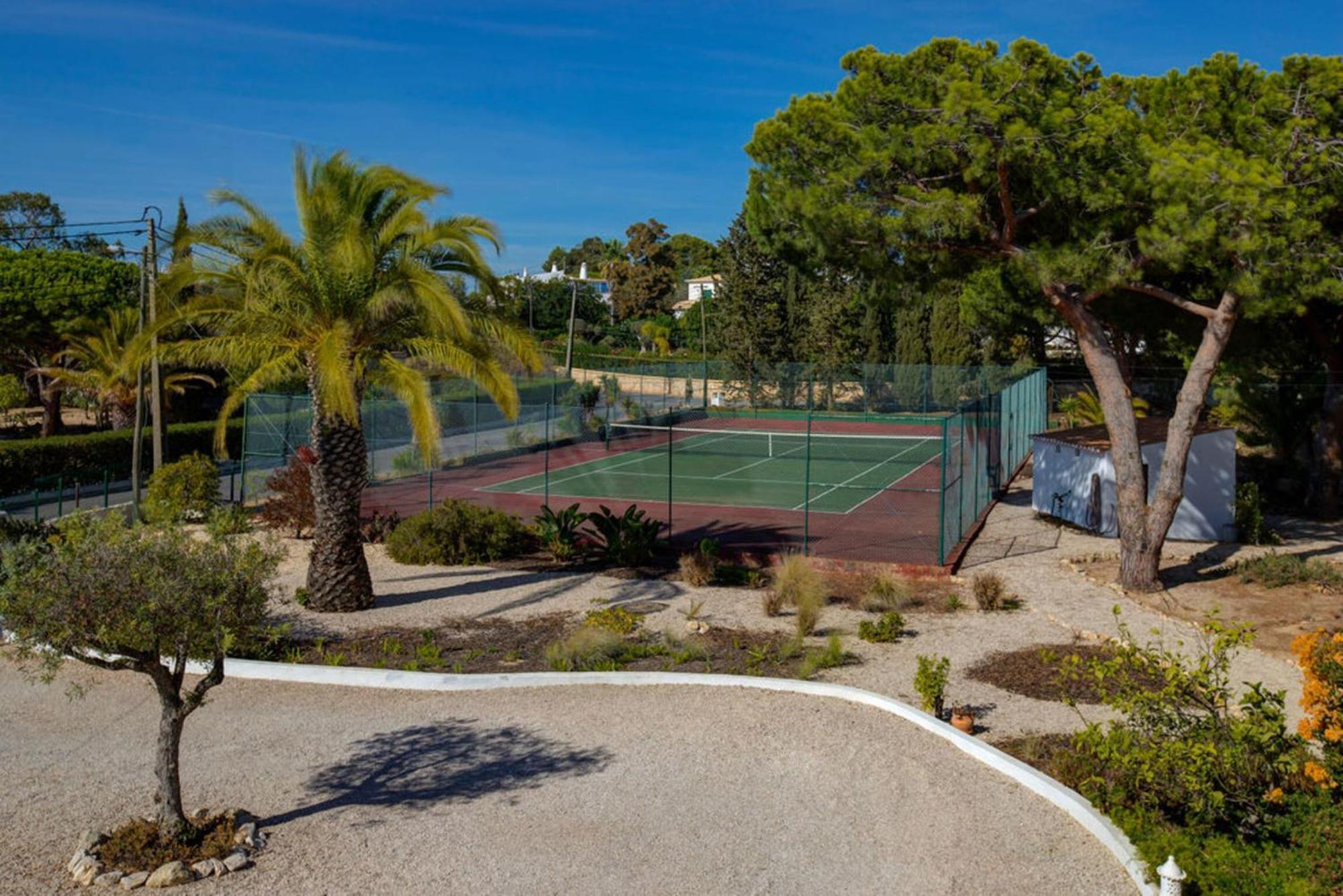 Villa Barlavento - Stunning 4-Bedroom Villa With Tennis Court كارفويرو المظهر الخارجي الصورة