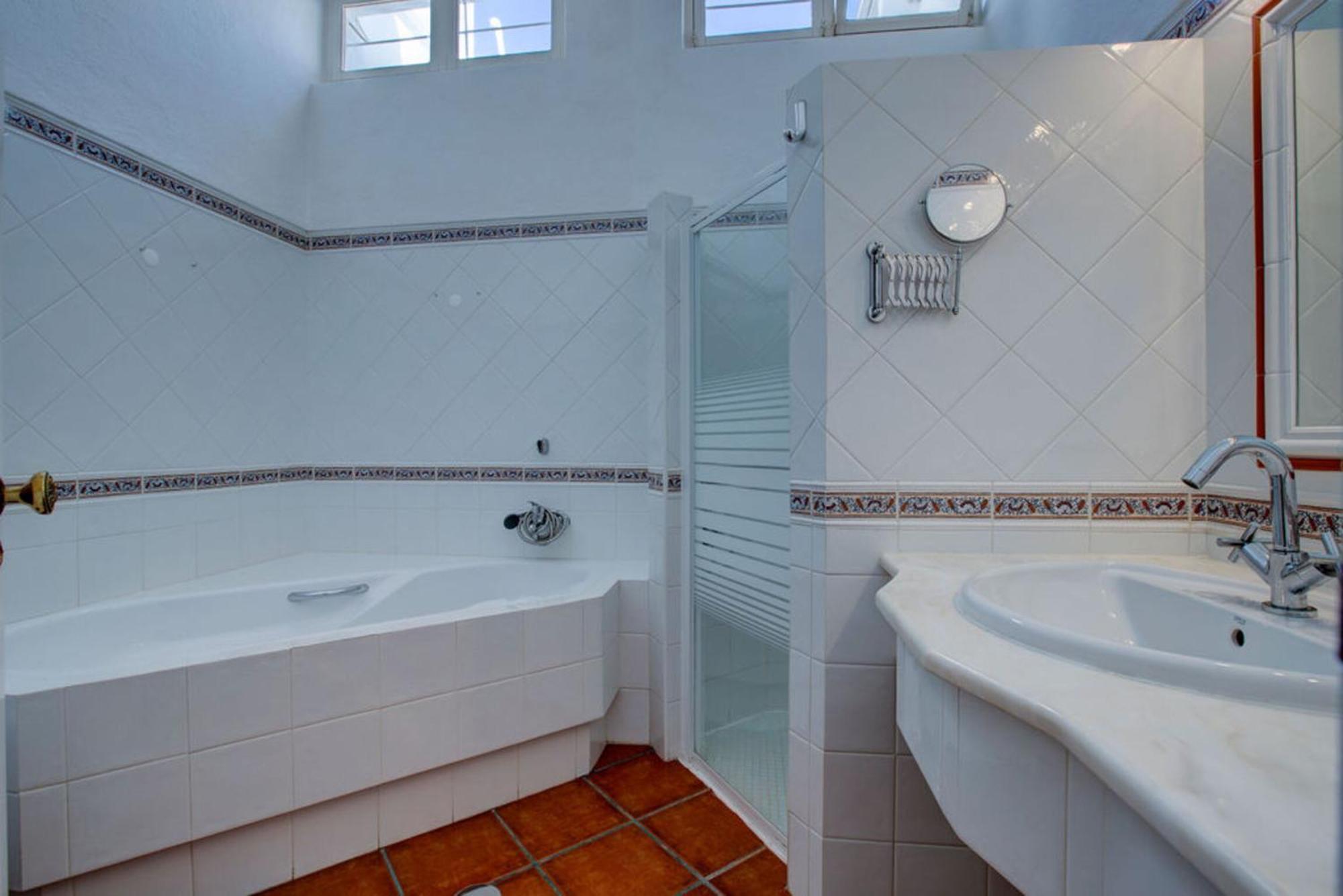 Villa Barlavento - Stunning 4-Bedroom Villa With Tennis Court كارفويرو المظهر الخارجي الصورة