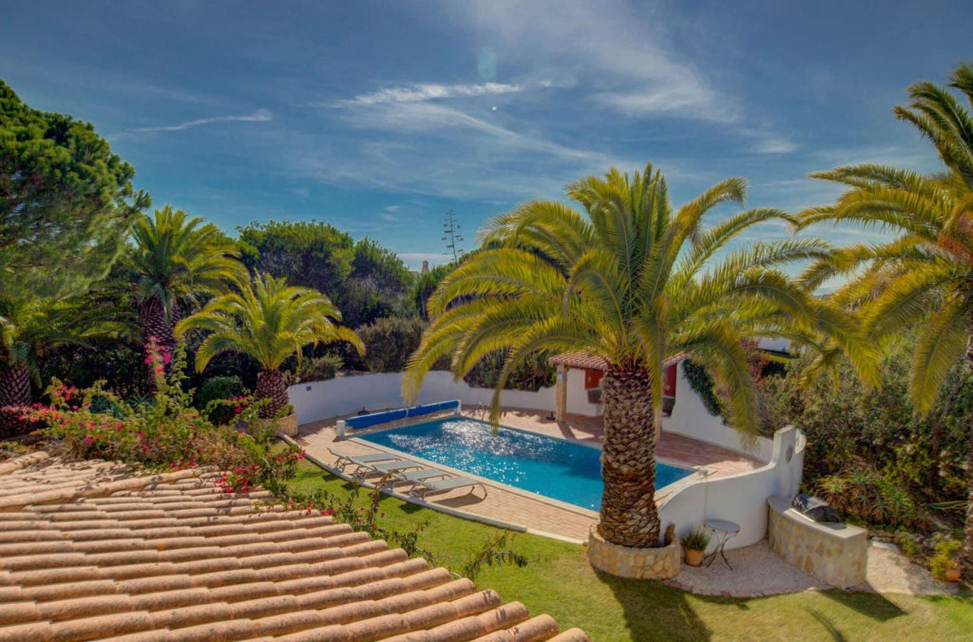 Villa Barlavento - Stunning 4-Bedroom Villa With Tennis Court كارفويرو المظهر الخارجي الصورة